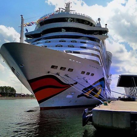 Vormann Jantzen, Direkt Am Leuchtturm Apartment Rostock Bagian luar foto