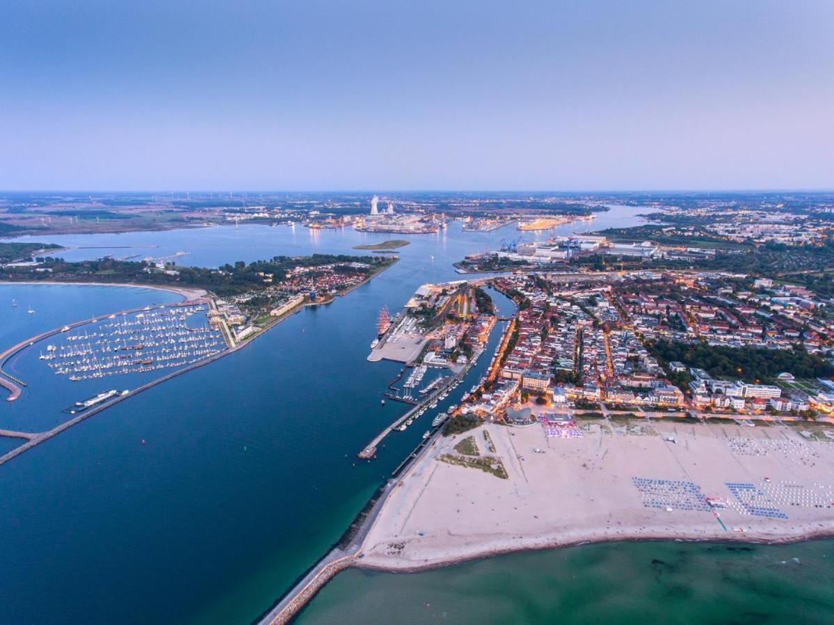 Vormann Jantzen, Direkt Am Leuchtturm Apartment Rostock Bagian luar foto