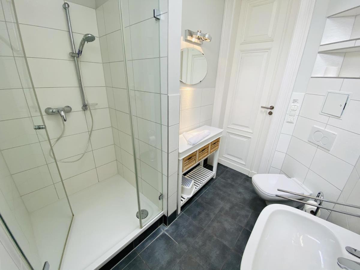 Vormann Jantzen, Direkt Am Leuchtturm Apartment Rostock Bagian luar foto