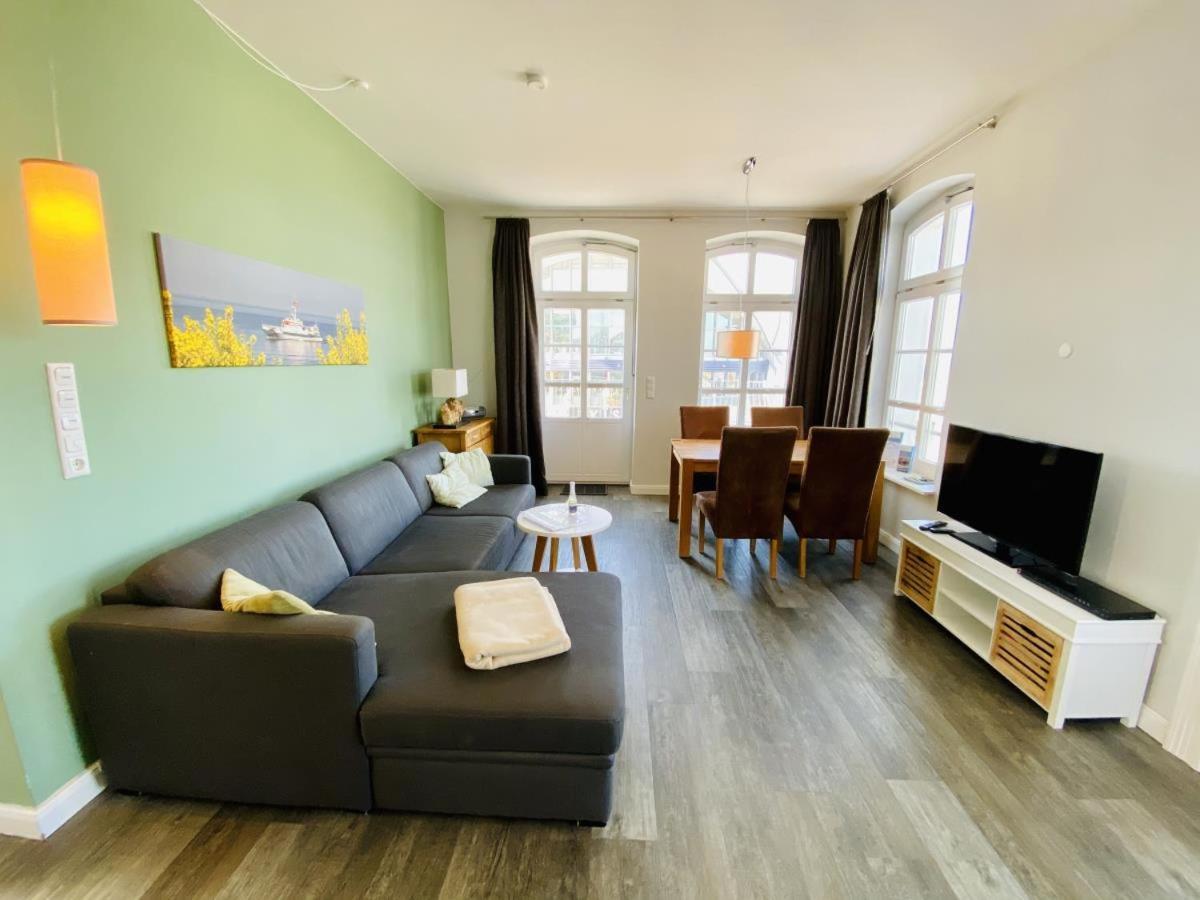 Vormann Jantzen, Direkt Am Leuchtturm Apartment Rostock Bagian luar foto